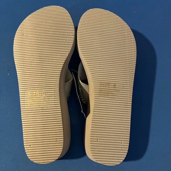 Mixit Five Disk Wedge Flip Flop Sandals Grey Gray Beaded Sparkle NWT Size 8 - Picture 5 of 5